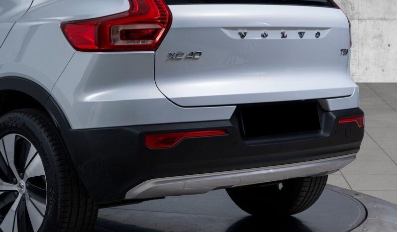 
								Volvo XC40 T5 Twin Engine Momentum full									