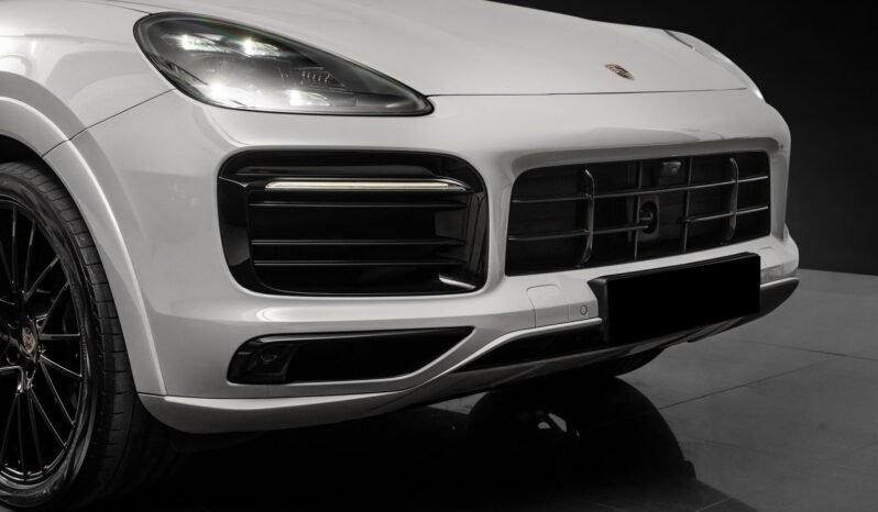 
								Porsche Cayenne Coupé E-Hybrid SportDesign full									