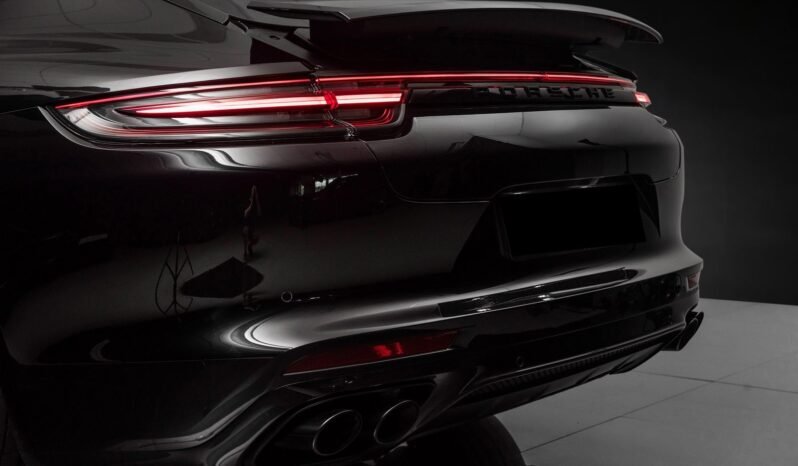 
								Porsche Panamera E-Hybrid SportDesign full									