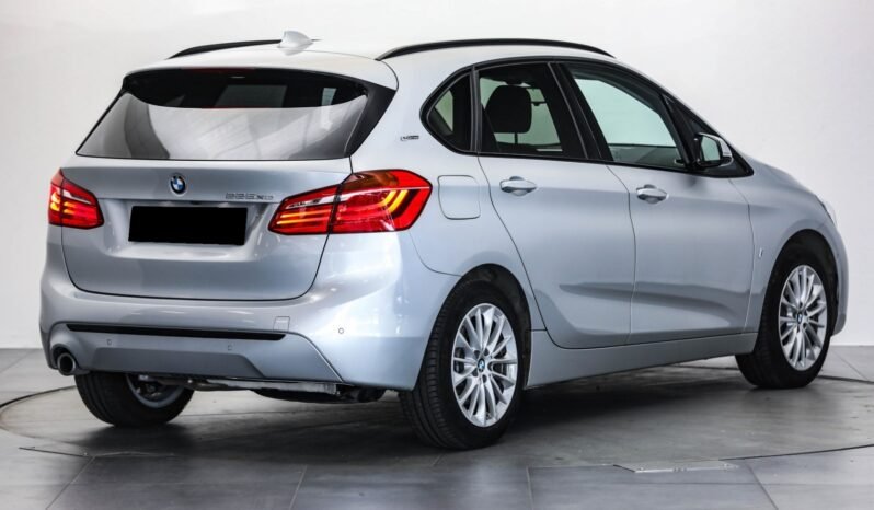 
								BMW 225xe iPerformance / Head-Up / Navi Plus / Caméra de recul full									