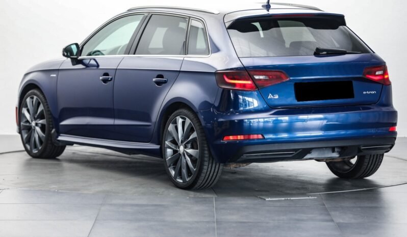 
								Audi A3 Sportback e-tron full									