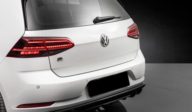 
								Volkswagen Golf VII Facelift R full									