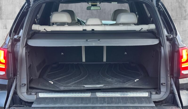 
								BMW X5 xDrive40e M-Sport full									