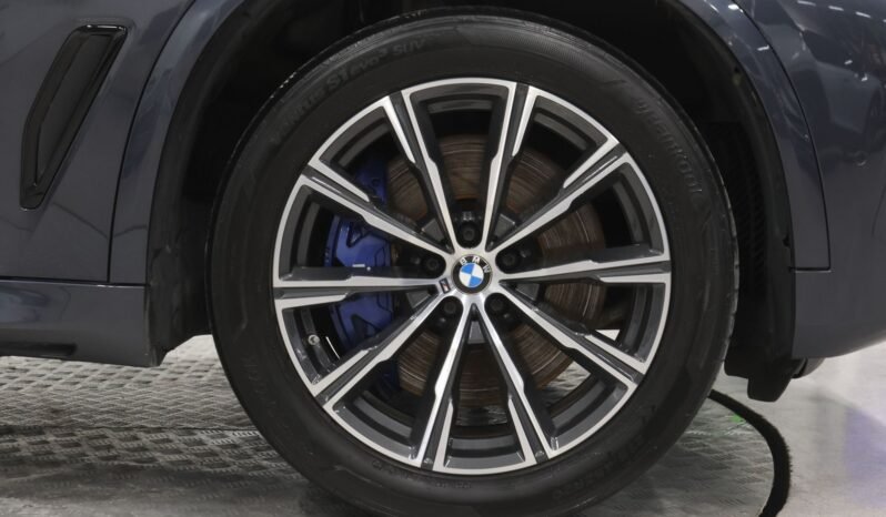 
								BMW X5 xDrive45e M Sport full									