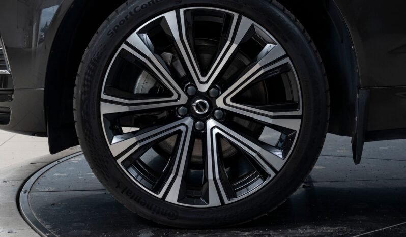 
								Volvo XC60 T8 Twin Engine AWD full									