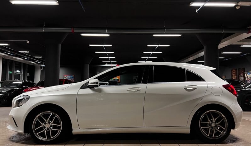 
								Mercedes-Benz A 180 full									