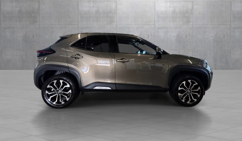 
								Toyota Yaris Cross 1.5 Hybrid AWD-i Active Tech full									