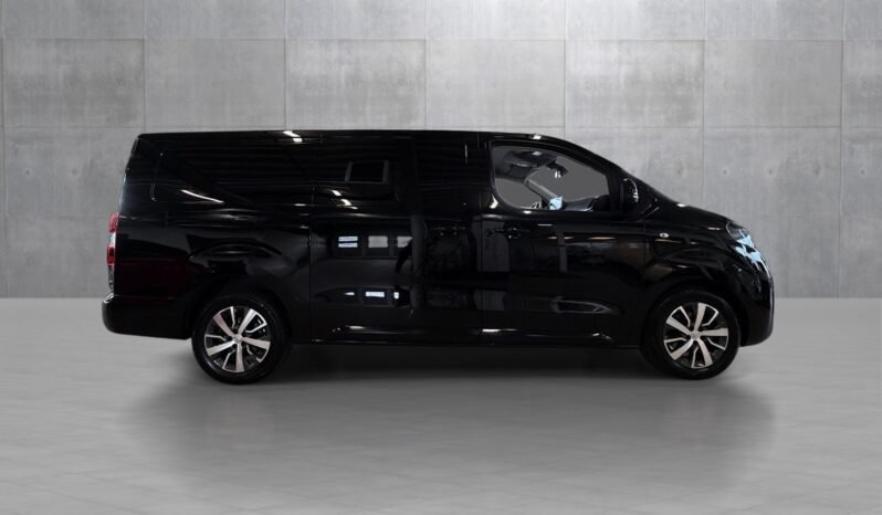 
								Toyota Proace 2.0 D 177 ch Comfort Plus L2H1 THB Automatique full									
