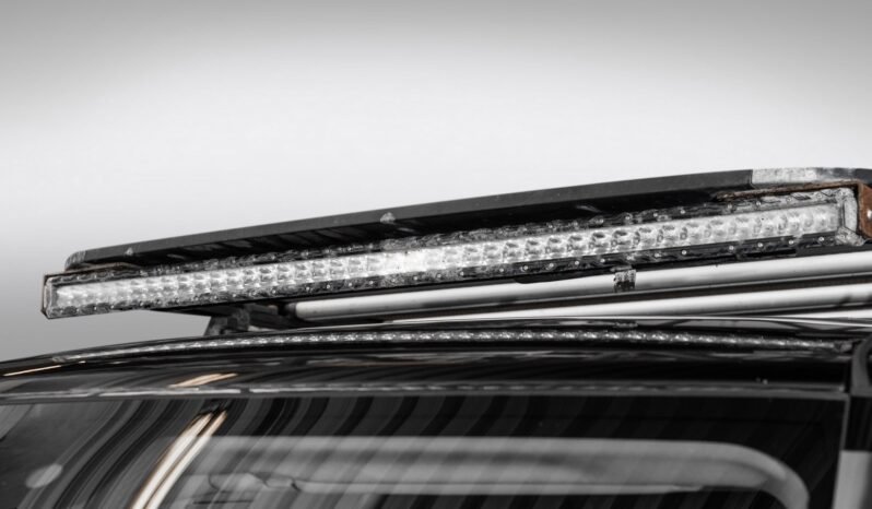 
								Land Rover Defender 110 D240 – Première Édition full									