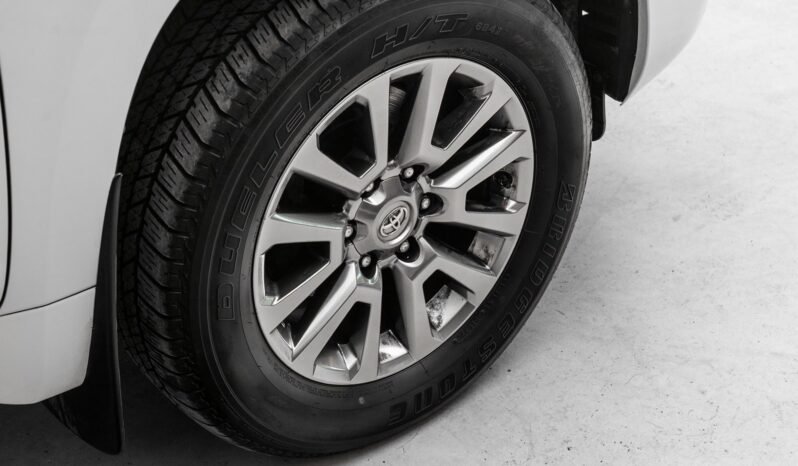 
								Toyota Land Cruiser 150 VX – 177 ch full									