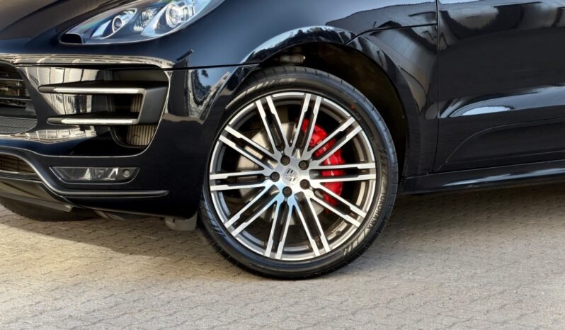 
								Porsche Macan Turbo full									
