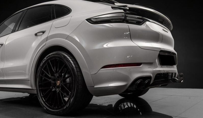 
								Porsche Cayenne Coupé E-Hybrid SportDesign full									