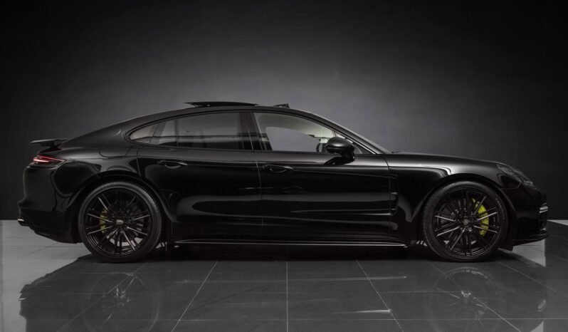 
								Porsche Panamera E-Hybrid SportDesign full									