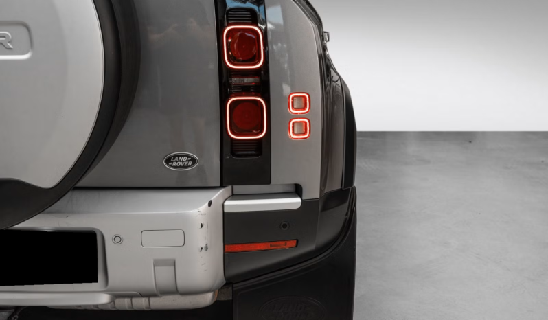 
								Land Rover Defender 110 D240 First Edition full									