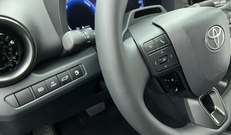 
								Toyota C-HR Collection Première Hybride Rechargeable full									