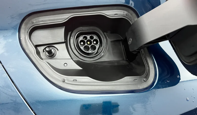 
								Toyota C-HR Collection Première Hybride Rechargeable full									