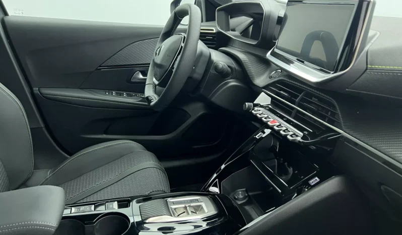 
								PEUGEOT 208 GT Hybrid 110 e-DCS6 full									