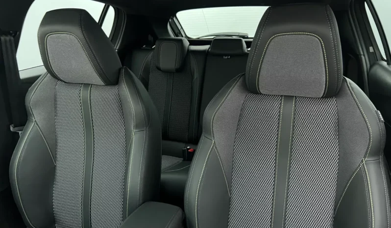 
								PEUGEOT 208 GT Hybrid 110 e-DCS6 full									