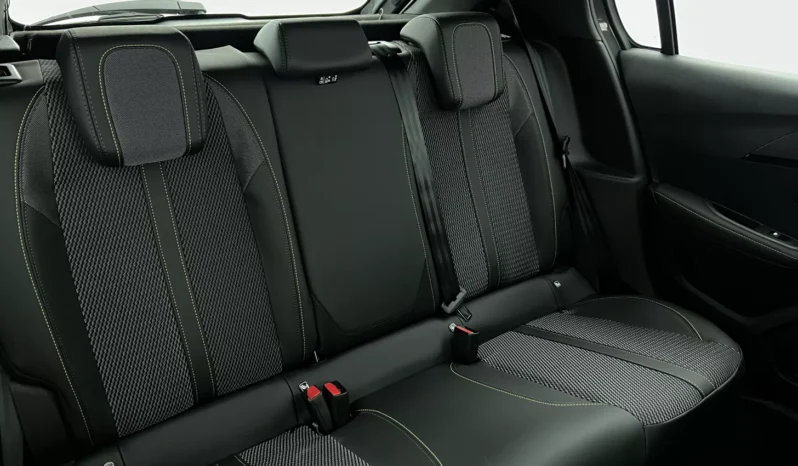 
								PEUGEOT 208 GT Hybrid 110 e-DCS6 full									