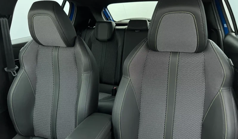 
								PEUGEOT 208 GT Hybrid 110 e-DCS6 full									