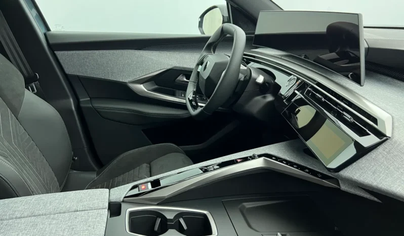 
								PEUGEOT 3008 GT Hybrid 145 e-DCS6 full									