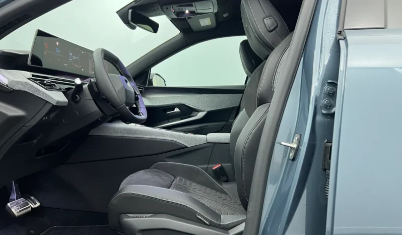 
								PEUGEOT 3008 GT Hybrid 145 e-DCS6 full									
