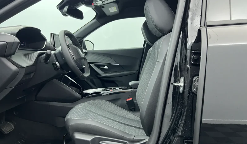 
								PEUGEOT 2008 Allure Hybrid 145 e-DCS6 full									
