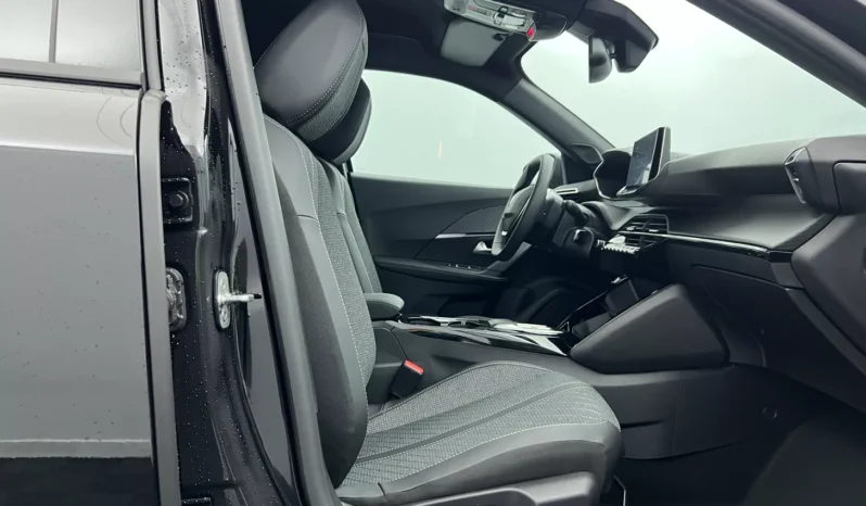 
								PEUGEOT 2008 Allure Hybrid 145 e-DCS6 full									