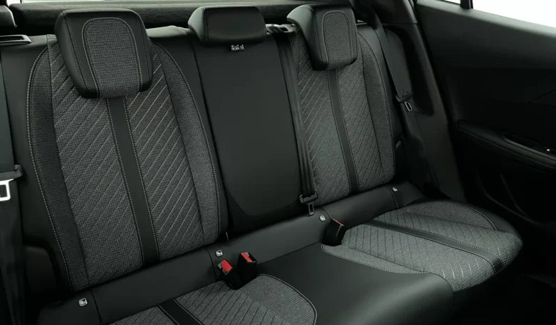 
								PEUGEOT 2008 Allure Hybrid 145 e-DCS6 full									