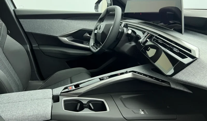 
								PEUGEOT 3008 GT Hybrid 145 e-DCS6 full									