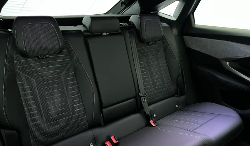 
								PEUGEOT 3008 GT Hybrid 145 e-DCS6 full									
