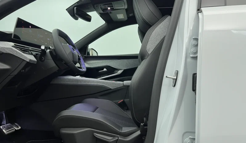 
								PEUGEOT 3008 GT Hybrid 145 e-DCS6 full									