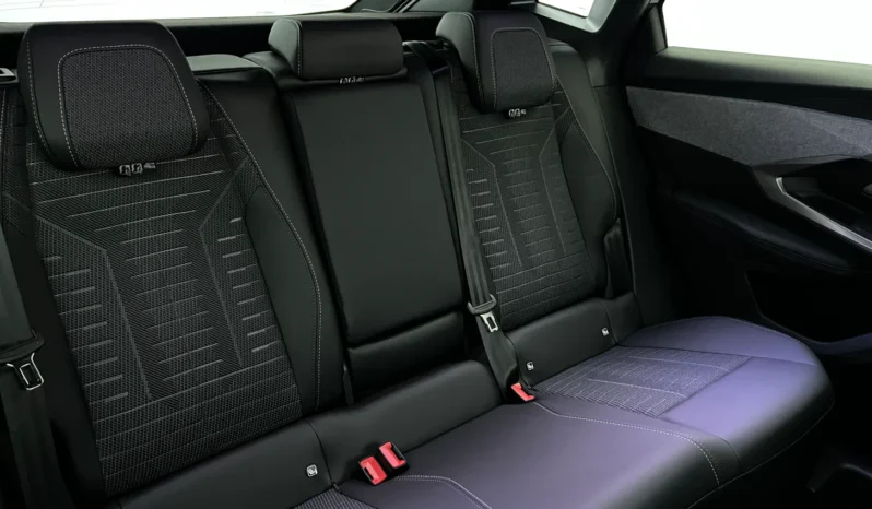 
								PEUGEOT 3008 GT Hybrid 145 e-DCS6 full									