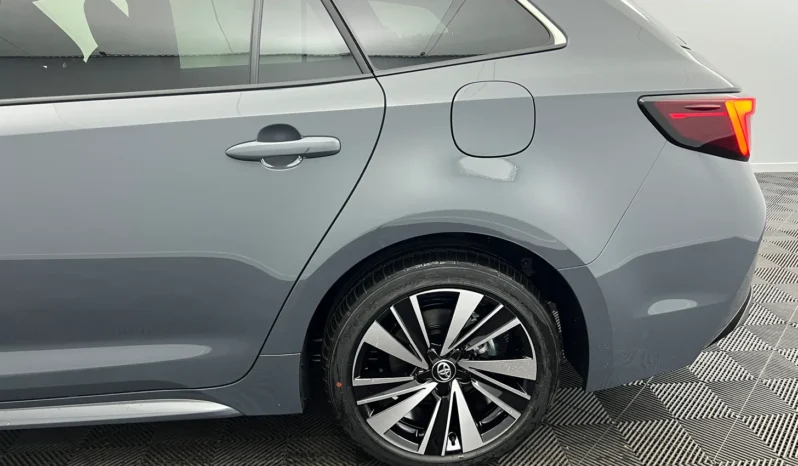 
								Toyota Corolla Touring Sports Design Hybrid 178 ch full									
