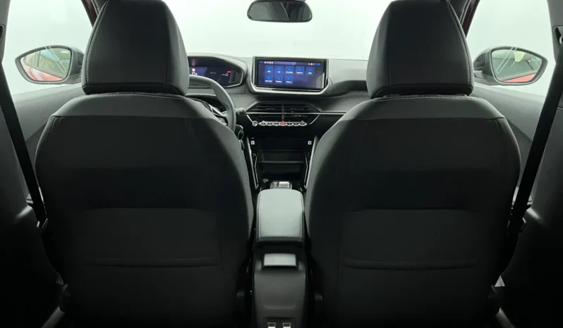 
								PEUGEOT 2008 GT Hybrid 145 e-DCS6 full									