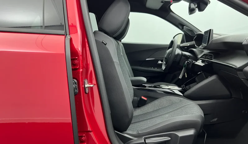 
								PEUGEOT 2008 GT Hybrid 145 e-DCS6 full									
