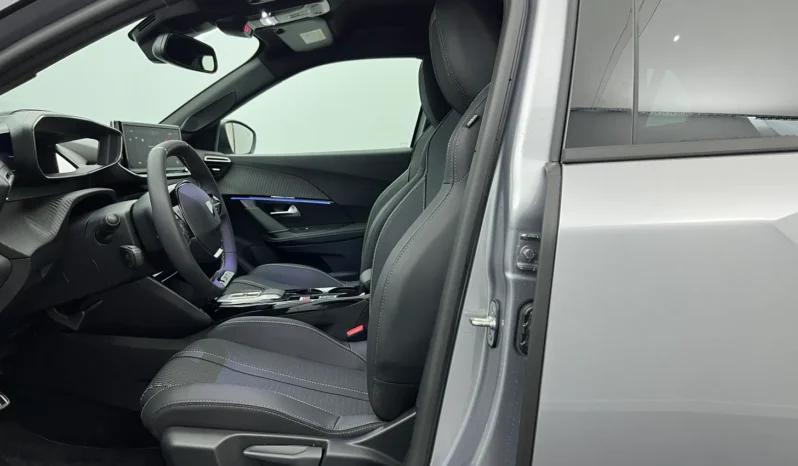 
								PEUGEOT 2008 GT Hybrid 145 e-DCS6 full									