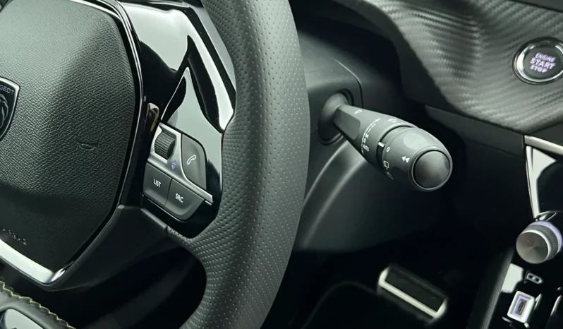 
								PEUGEOT 2008 GT Hybrid 145 e-DCS6 full									