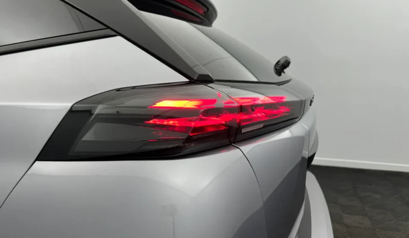 
								PEUGEOT 2008 GT Hybrid 145 e-DCS6 full									