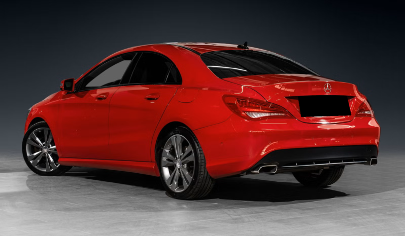 
								Mercedes-Benz CLA 180 Automatique full									