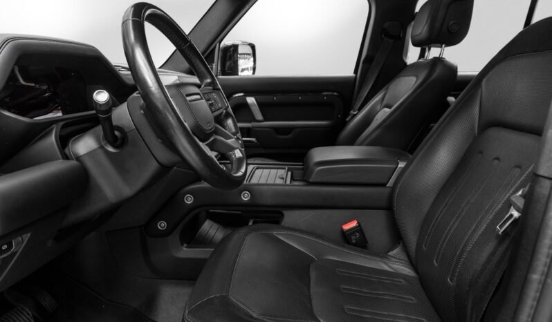 
								Land Rover Defender 110 HSE P400e full									