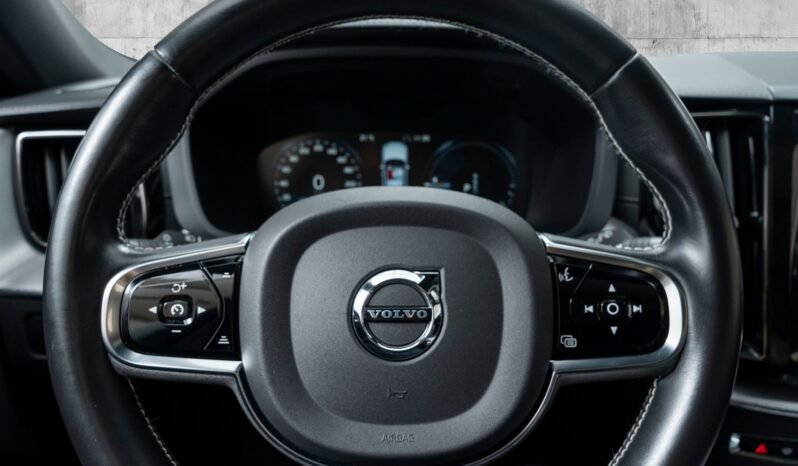 
								Volvo XC60 T8 Twin Engine AWD full									