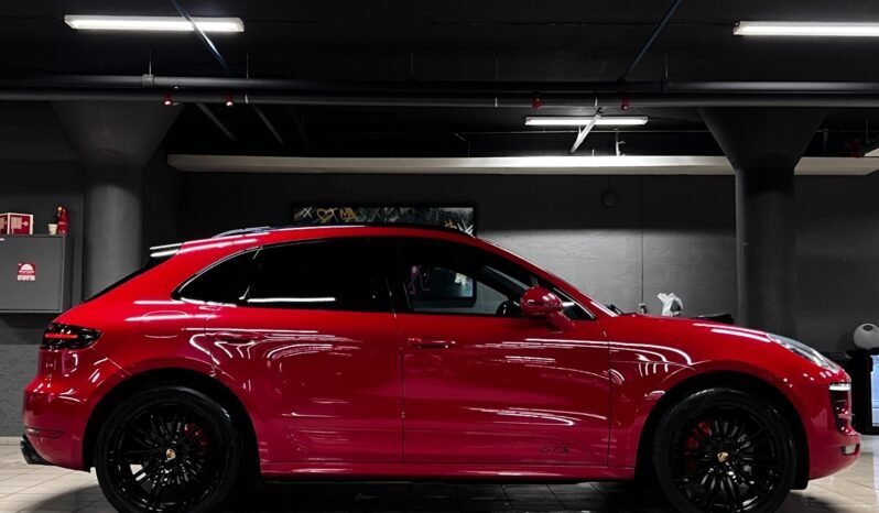 
								Porsche Macan GTS full									