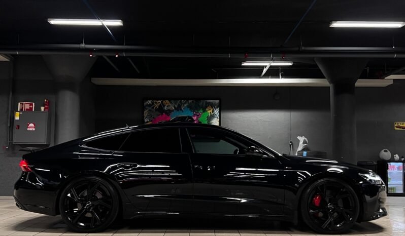 
								Audi A7 55 TFSI V6 S line full									