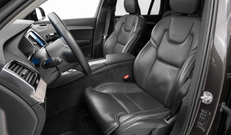 
								Volvo XC90 T8 Ultimate Dark Edition full									