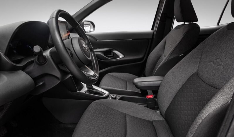 
								Toyota Yaris Cross 1.5 Hybrid 178 ch Active Tech AWD-i full									