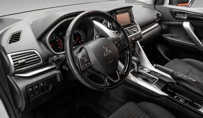 
								Mitsubishi Eclipse Cross 1.5T 163 ch 4WD full									