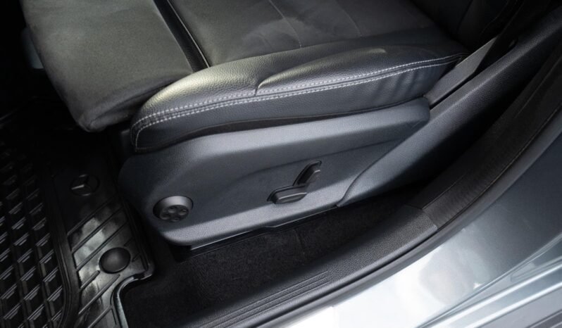 
								Mercedes-Benz GLC 250 d 4MATIC Coupé AMG full									