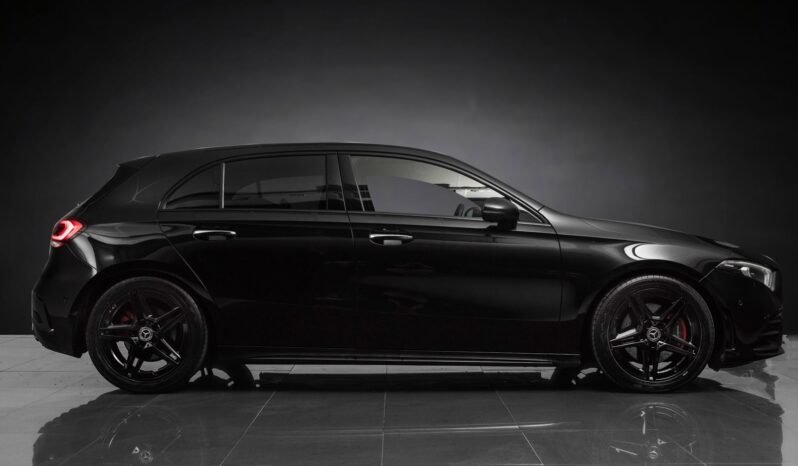 
								Mercedes-Benz A 220 4MATIC 2x AMG full									