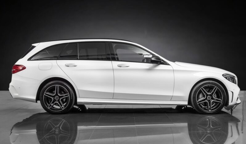 
								Mercedes-Benz C300 de 2x AMG full									